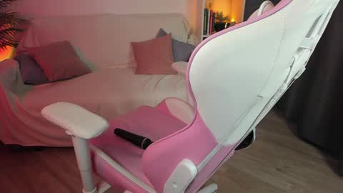 Snapshot of anna_belle3 chatting on 12-03-24, 06:37 AnnaThe next stream is tomorrow online show from 12-03-24, 06:37