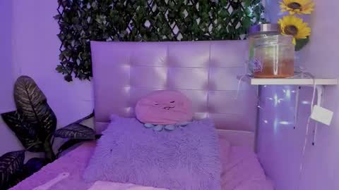 ANNA online show from 12-04-25, 04:22