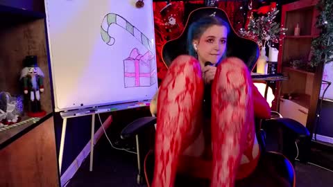 Violett online show from 12-25-24, 07:13