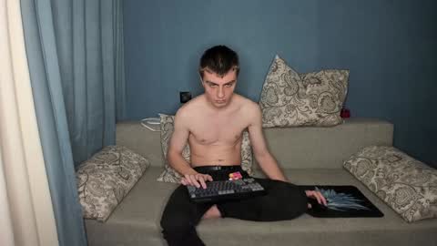 Snapshot of anna_jason chatting on 12-21-24, 06:12 Fansly Jason sweet ass online show from 12-21-24, 06:12