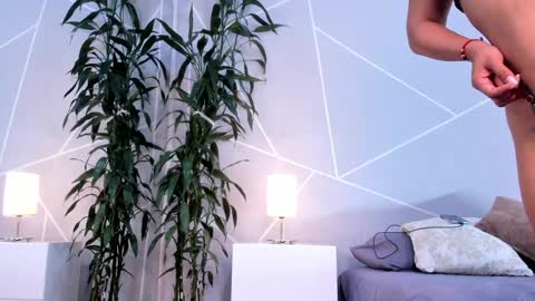 Anna online show from 01-28-25, 03:14