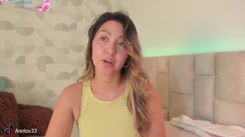 Ana Lucia online show from 09-26-25, 09:52