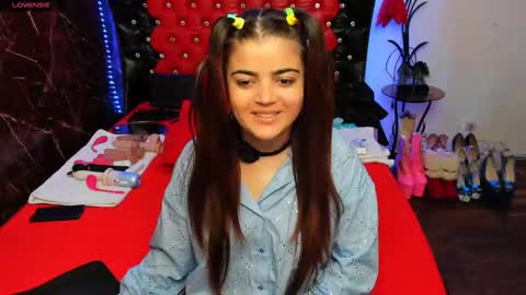 Snapshot of anna_lwice chatting on 09-29-25, 01:33 Ana   online show from 09-29-25, 01:33