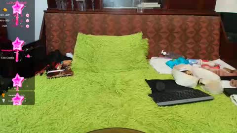 Snapshot of anna_lwice chatting on 10-24-25, 07:49 Ana   online show from 10-24-25, 07:49