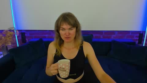 Annabel online show from 11-27-25, 06:43