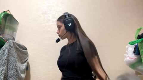 Nika  online show from 12-15-25, 10:47