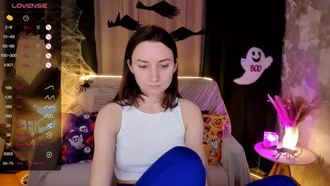 Anna online show from 10-28-25, 02:15