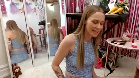 Snapshot of annadelrae444 chatting on 09-15-25, 06:19 annadelrae444 online show from 09-15-25, 06:19