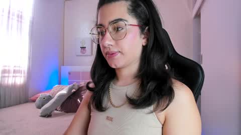 Snapshot of annadu011 chatting on 01-12-25, 01:58 Annadu011 online show from 01-12-25, 01:58