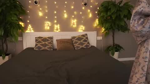 Snapshot of annaelys chatting on 01-04-25, 01:42 Anna online show from 01-04-25, 01:42