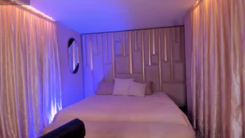 annahoffman_ online show from 10-27-25, 01:04