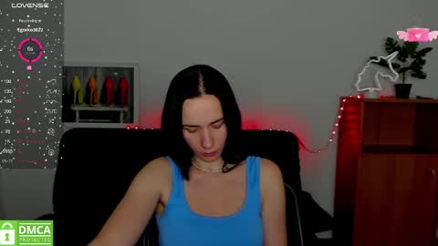 Snapshot of annakillian_kiss chatting on 03-09-25, 12:53 Anna online show from 03-09-25, 12:53