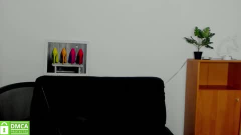 Snapshot of annakillian_kiss chatting on 10-08-25, 11:30 Anna online show from 10-08-25, 11:30