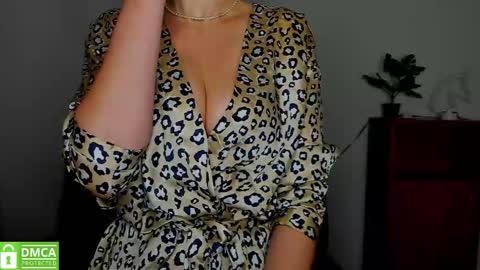 Snapshot of annakillian_kiss chatting on 10-18-25, 05:32 Anna online show from 10-18-25, 05:32