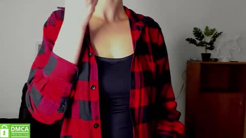 Snapshot of annakillian_kiss chatting on 11-20-25, 12:27 Anna online show from 11-20-25, 12:27