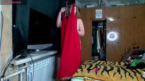 AnnaXLovers online show from 12-16-24, 01:00