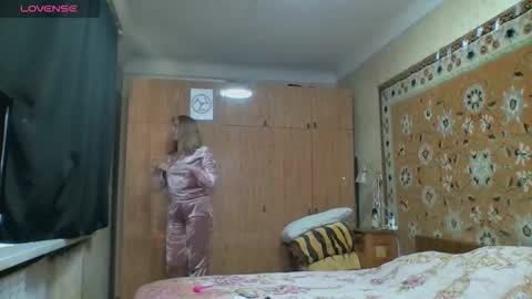 AnnaXLovers online show from 10-12-25, 01:32