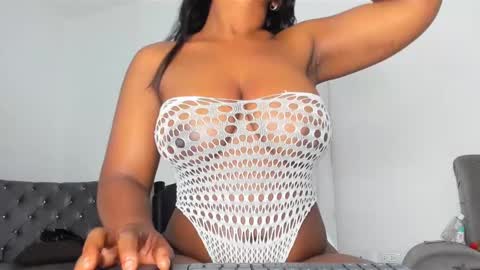 Annie  online show from 02-21-25, 04:26