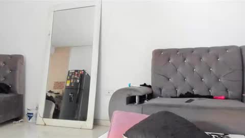 Annie  online show from 01-12-26, 05:18