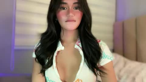 Snapshot of annedee_ chatting on 11-17-25, 04:13 Kim online show from 11-17-25, 04:13