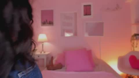 Anne  online show from 03-07-25, 01:40