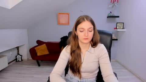 annewilsonn online show from 04-17-26, 11:24