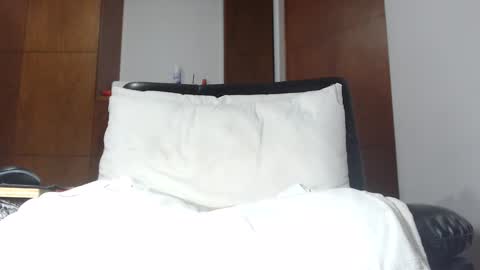 Snapshot of annexm chatting on 10-26-25, 02:34 ANNE online show from 10-26-25, 02:34