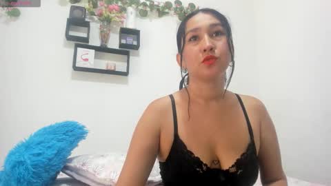   online show from 10-10-25, 04:06