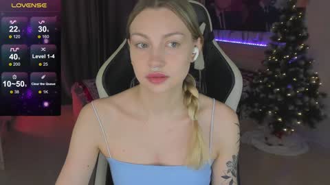 Snapshot of annie69kiss chatting on 01-25-25, 11:55 Annie online show from 01-25-25, 11:55