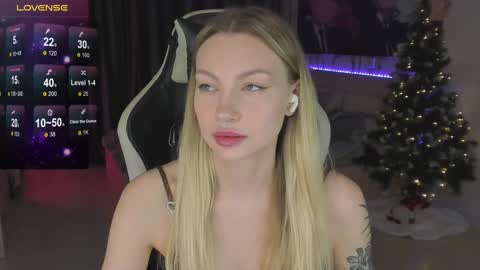 Snapshot of annie69kiss chatting on 01-28-25, 08:36 Annie online show from 01-28-25, 08:36