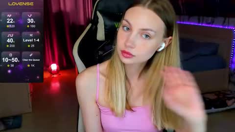 Snapshot of annie69kiss chatting on 09-25-25, 07:34 Annie online show from 09-25-25, 07:34