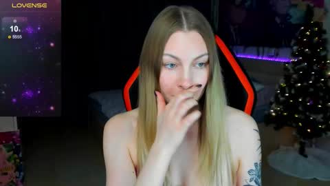 Snapshot of annie69kiss chatting on 01-13-26, 10:59 Annie online show from 01-13-26, 10:59