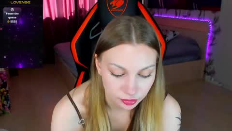 Annie online show from 04-15-26, 07:04