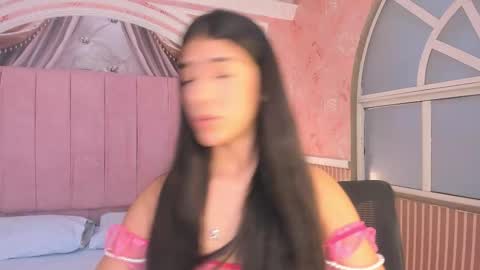 Snapshot of annie__bear chatting on 12-18-25, 11:49 Annie online show from 12-18-25, 11:49