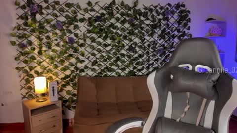 annie_barozzi online show from 01-17-25, 01:56