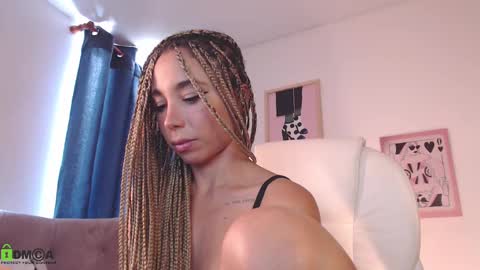 Annie online show from 03-11-25, 03:56