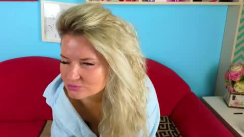 Snapshot of annie_joya chatting on 12-16-25, 05:34 Annie online show from 12-16-25, 05:34