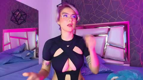 Annie  online show from 11-03-25, 11:11