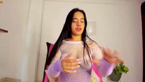 Annie online show from 10-03-25, 01:41