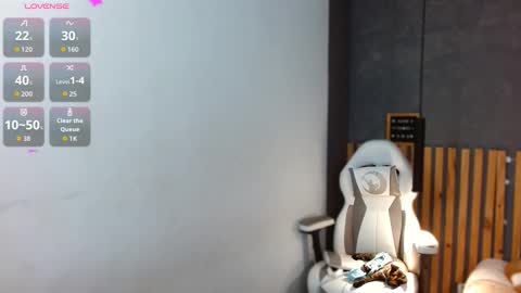 Annie Volker online show from 03-06-26, 01:35