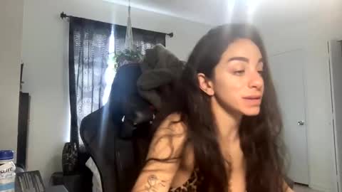 Snapshot of annie_xxx111 chatting on 12-09-24, 07:18 annie_xxx111 online show from 12-09-24, 07:18