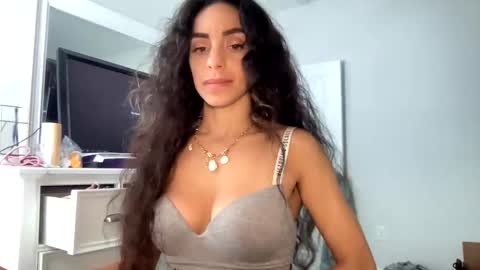 Snapshot of annie_xxx111 chatting on 09-28-25, 04:34 annie_xxx111 online show from 09-28-25, 04:34