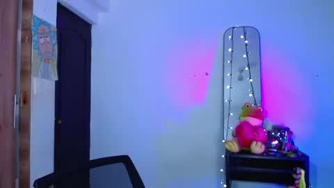 Snapshot of annieblu3 chatting on 10-27-25, 09:46 AnnieBlu3 online show from 10-27-25, 09:46