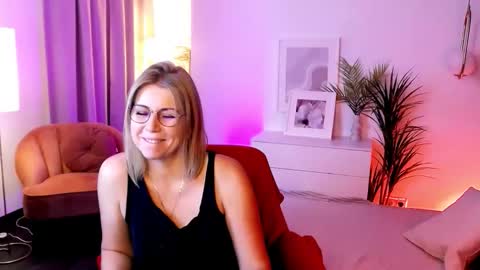 Annie online show from 09-19-25, 05:53