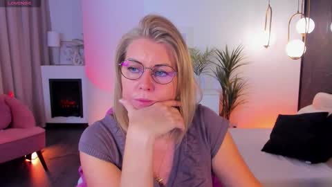 Annie online show from 09-29-25, 05:56