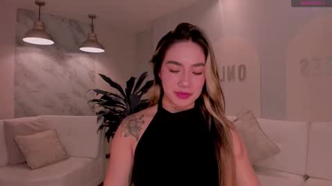 Annie Monroe online show from 11-12-25, 11:54