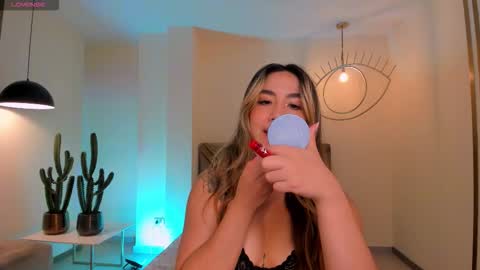 Annie Monroe online show from 12-05-25, 11:41