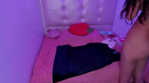 Annie Evans  online show from 02-04-25, 08:06