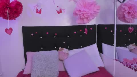 Annie Evans  online show from 02-15-26, 08:16