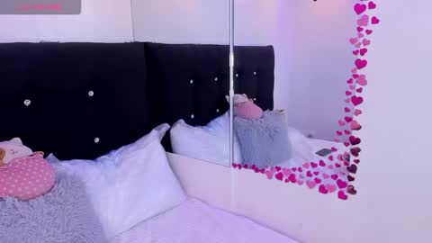 Annie Evans  online show from 03-16-26, 05:06